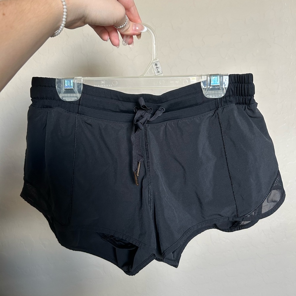 lululemon athletica black hotty hot shorts